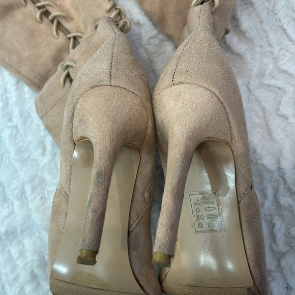 Cape Robbin lace up thigh high cream pointed toe boots women’s size 7 3” heel - Picture 5 of 10